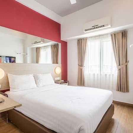 Monoloog Hotel Bekasi Kültér fotó