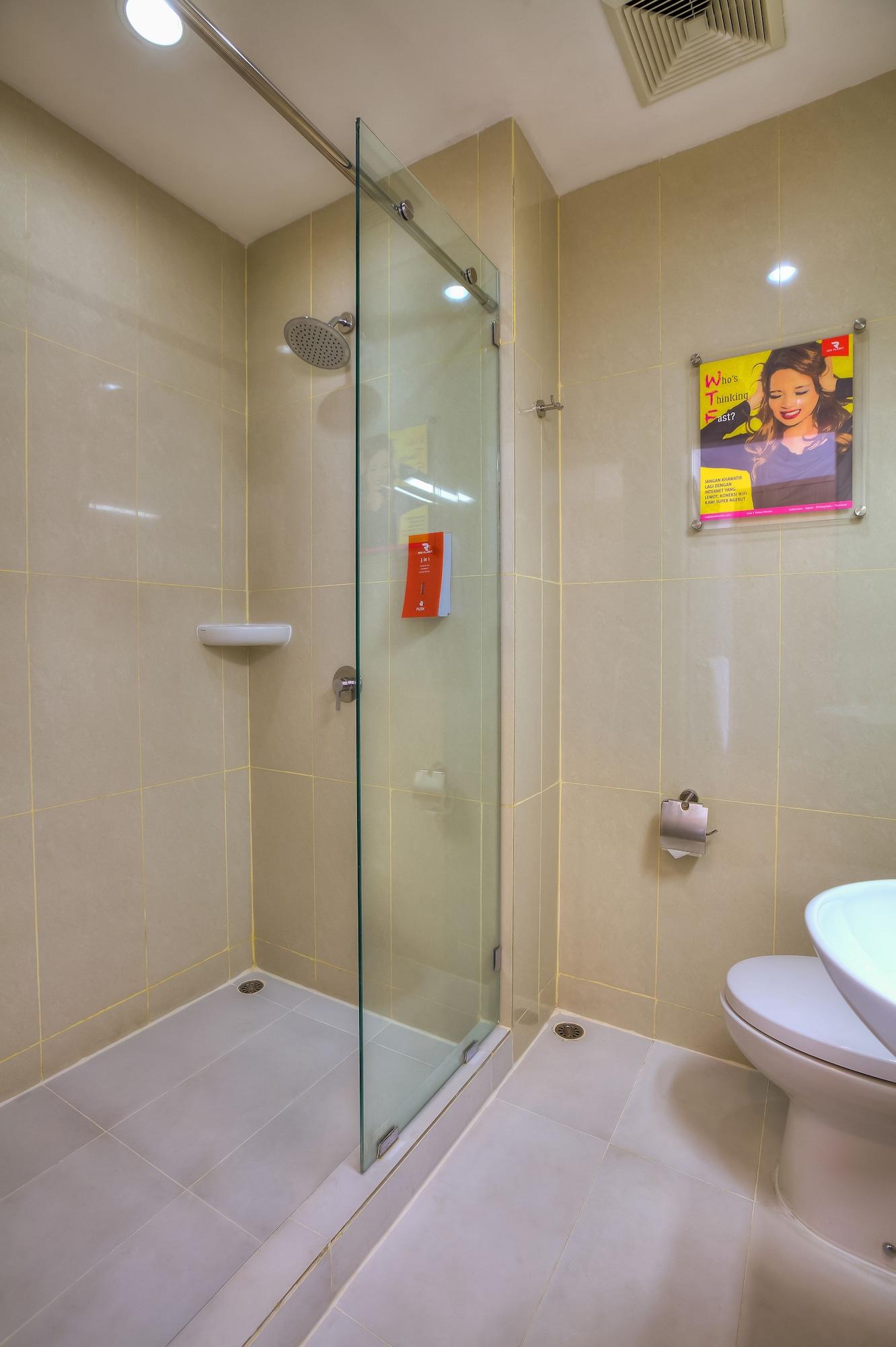 Monoloog Hotel Bekasi Kültér fotó