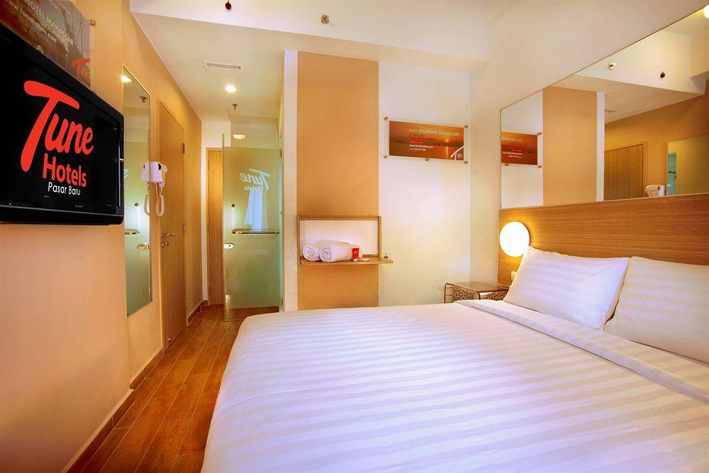 Monoloog Hotel Bekasi Kültér fotó
