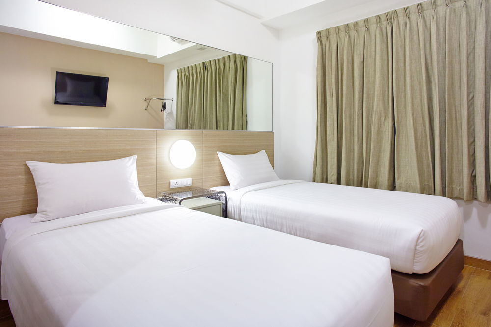 Monoloog Hotel Bekasi Kültér fotó