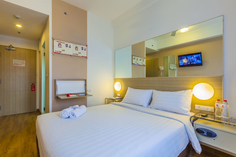 Monoloog Hotel Bekasi Kültér fotó