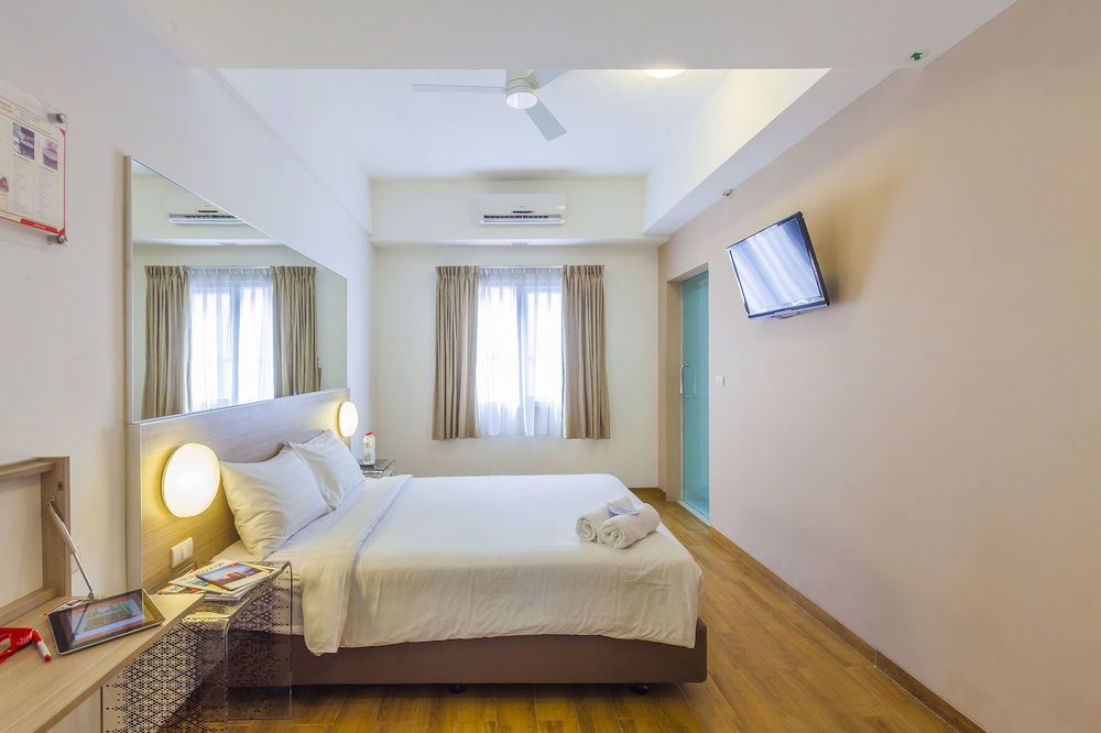 Monoloog Hotel Bekasi Kültér fotó
