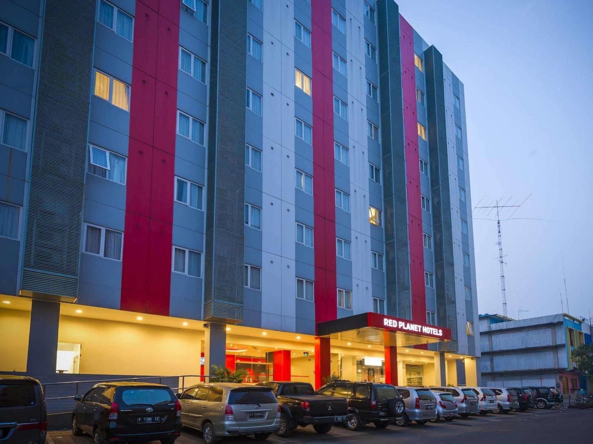 Monoloog Hotel Bekasi Kültér fotó