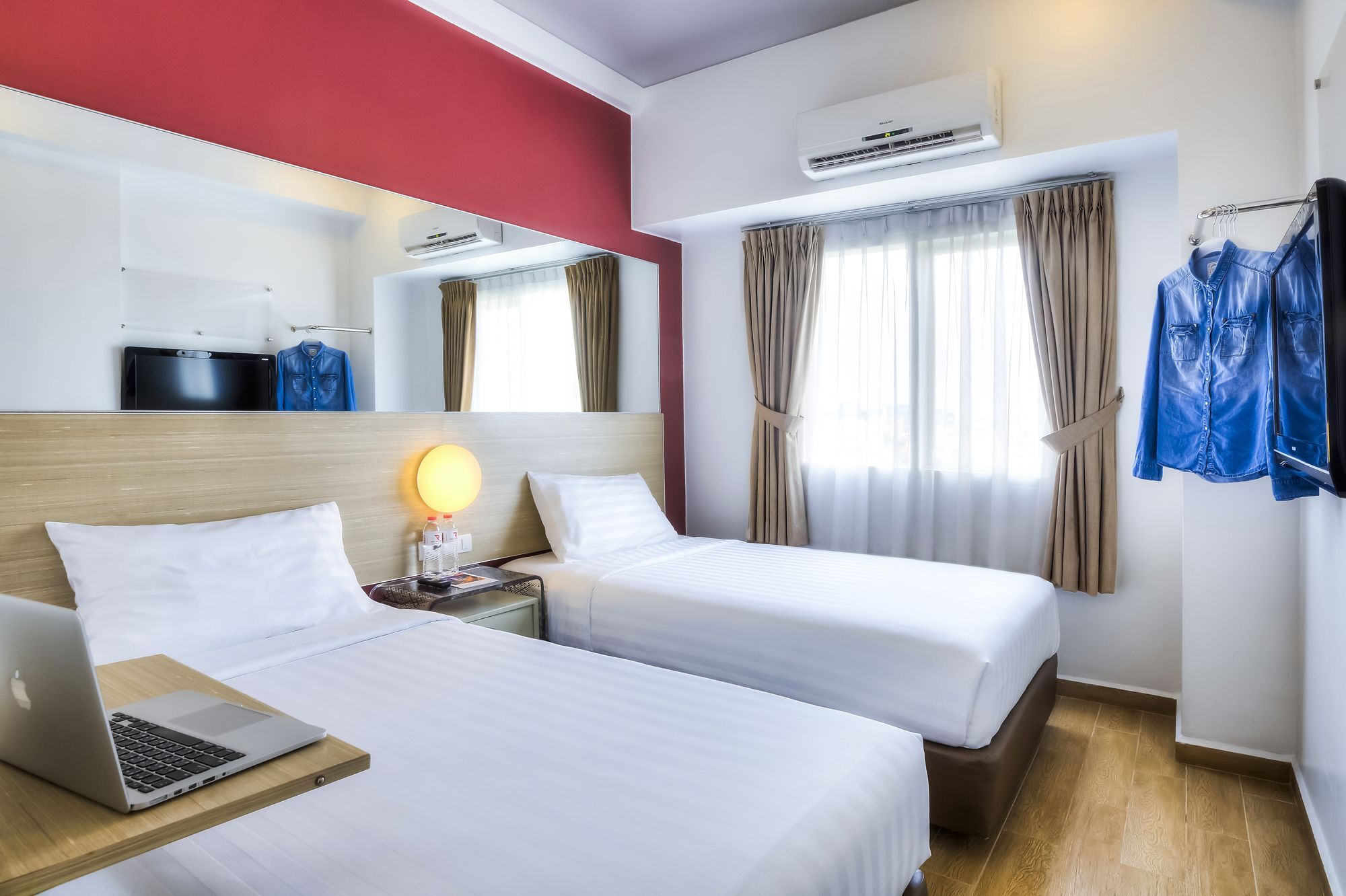 Monoloog Hotel Bekasi Kültér fotó